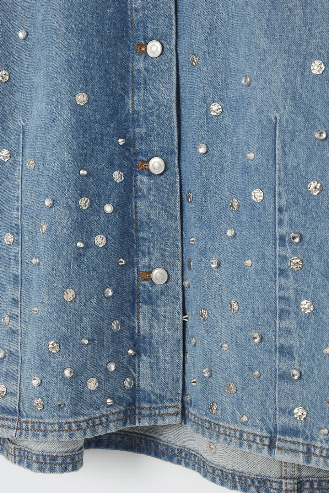 Clearance COS RELAXED EMBELLISHED DENIM SHIRT MID BLUE