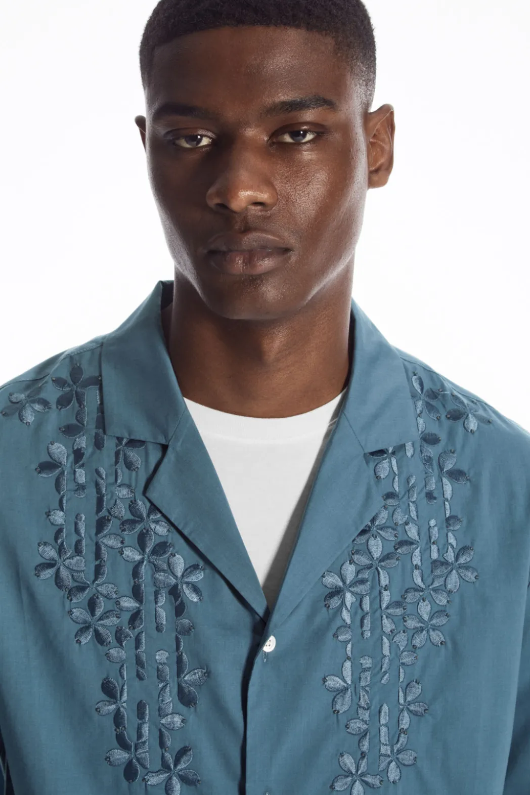 Online COS RELAXED FLORAL EMBROIDERED SHORT-SLEEVED SHIRT BLUE