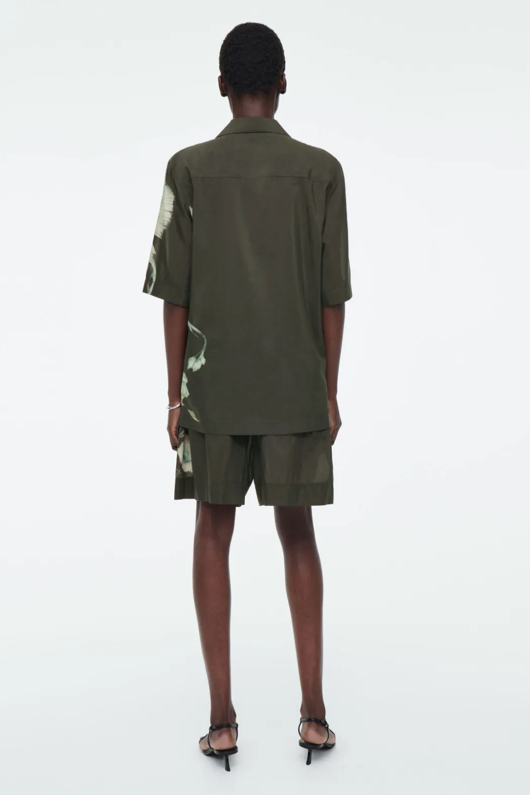 Best COS RELAXED FLORAL RESORT SHIRT CHARCOAL / FLORAL