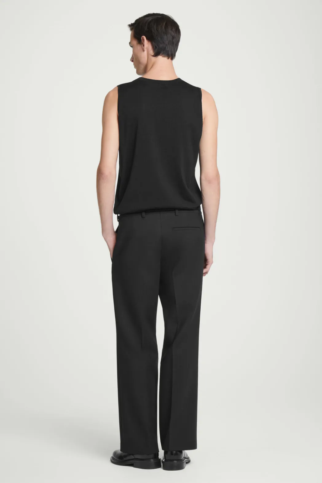 Online COS RELAXED KNITTED SILK VEST BLACK