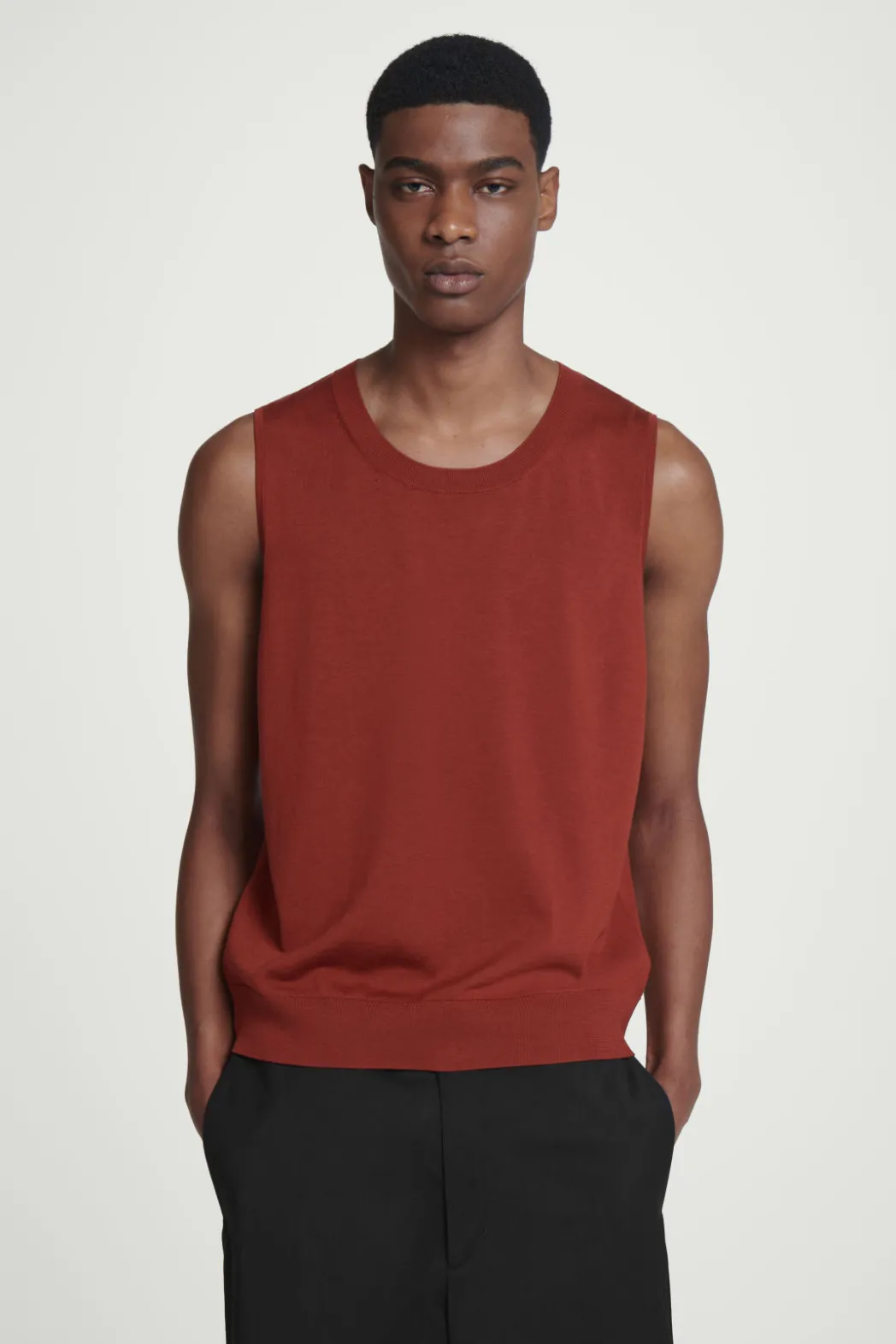 COS RELAXED KNITTED SILK VEST RED
