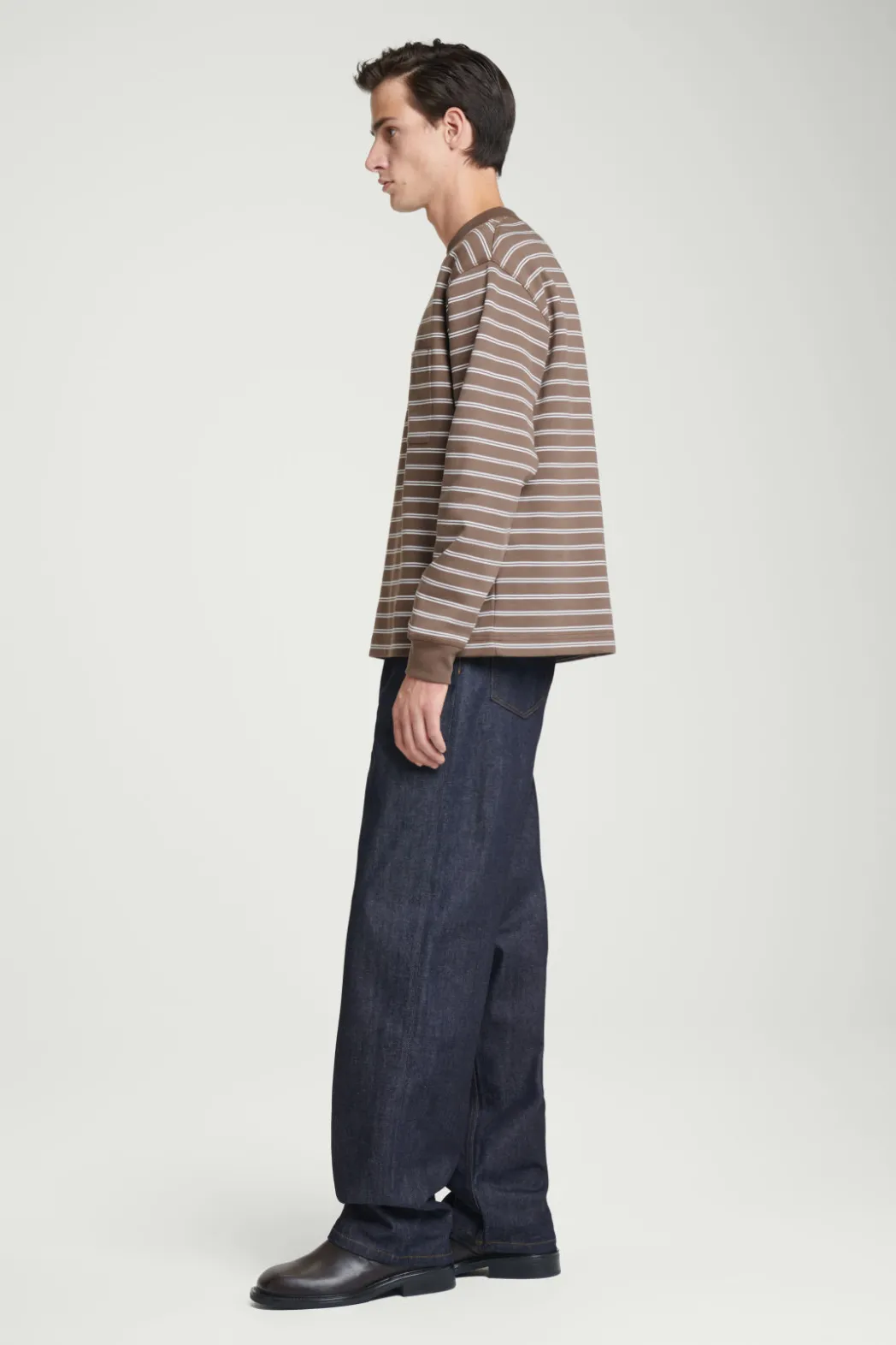 Sale COS RELAXED MOCK-NECK COTTON LONG-SLEEVED T-SHIRT BROWN / OFF-WHITE