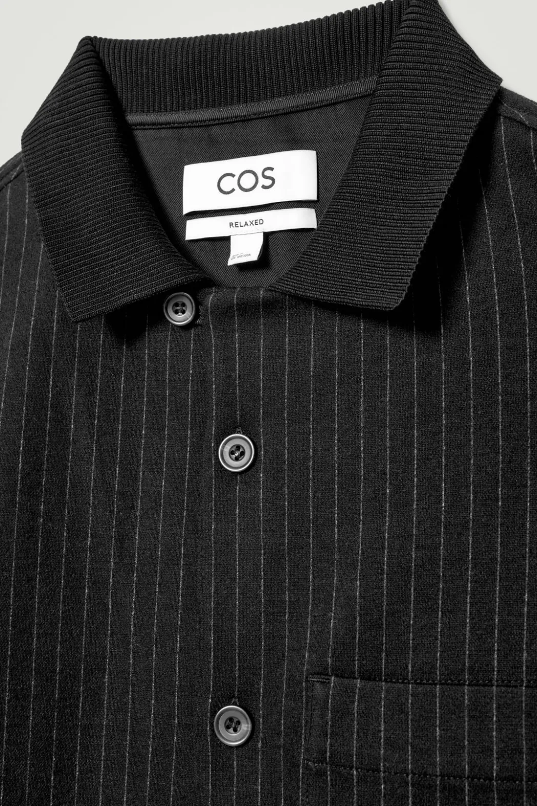 Outlet COS RELAXED PINSTRIPED WOOL-BLEND JERSEY SHIRT BLACK / PINSTRIPED