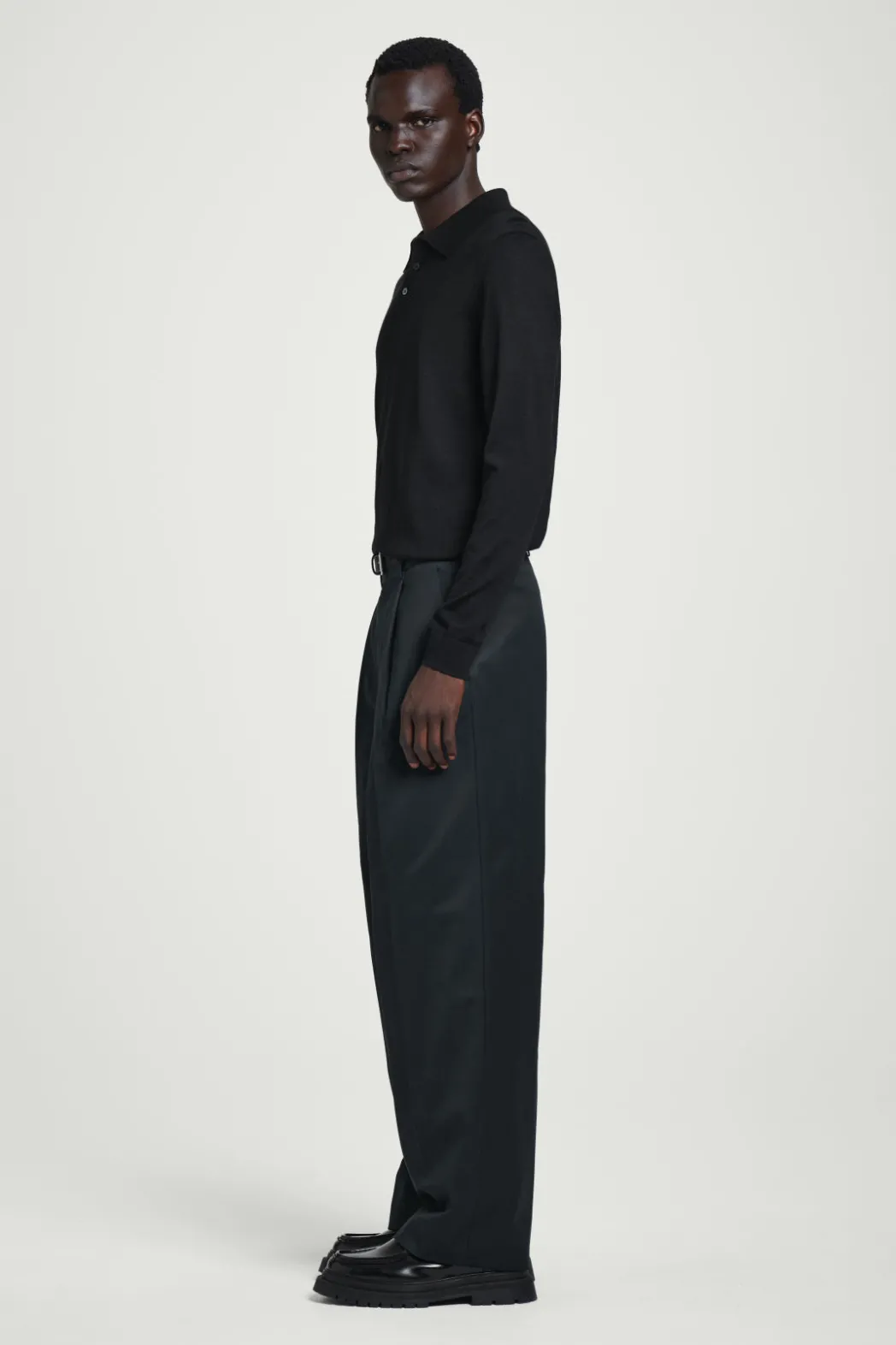 Hot COS RELAXED PLEATED COTTON WIDE-LEG PANTS NAVY