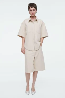COS RELAXED SHORT-SLEEVED DENIM SHIRT BEIGE