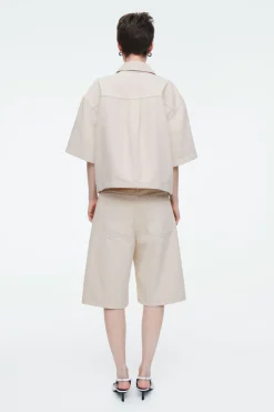 COS RELAXED SHORT-SLEEVED DENIM SHIRT BEIGE