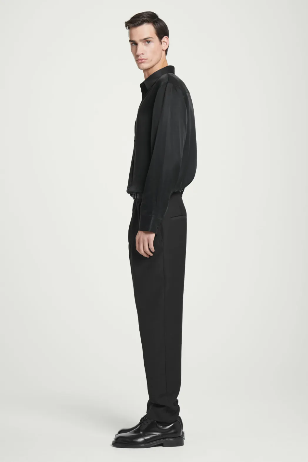 Discount COS RELAXED SILK SHIRT BLACK