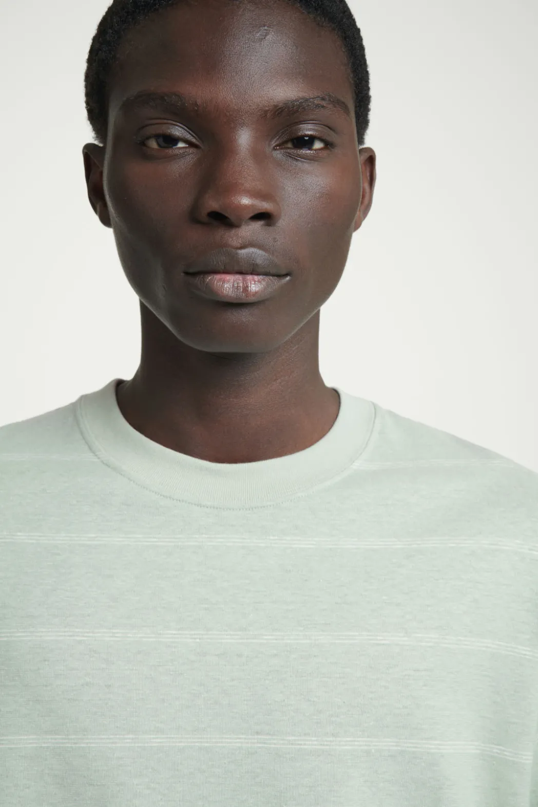 Clearance COS RELAXED STRIPED HEMP-JERSEY T-SHIRT LIGHT TURQUOISE / STRIPED