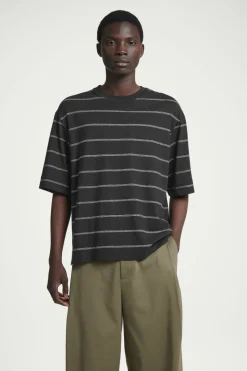 Discount COS RELAXED STRIPED HEMP-JERSEY T-SHIRT BLACK / STRIPED
