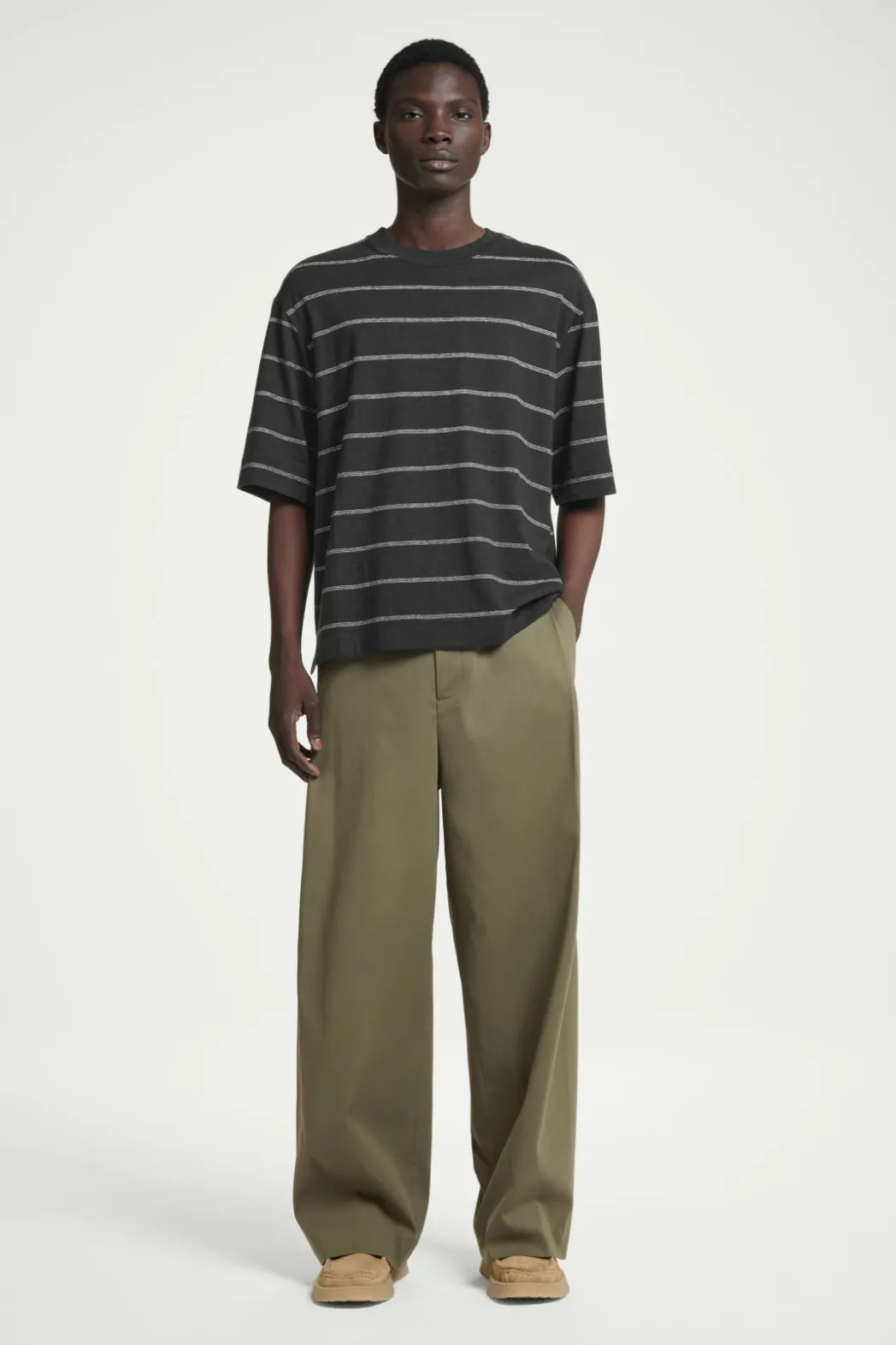 Discount COS RELAXED STRIPED HEMP-JERSEY T-SHIRT BLACK / STRIPED
