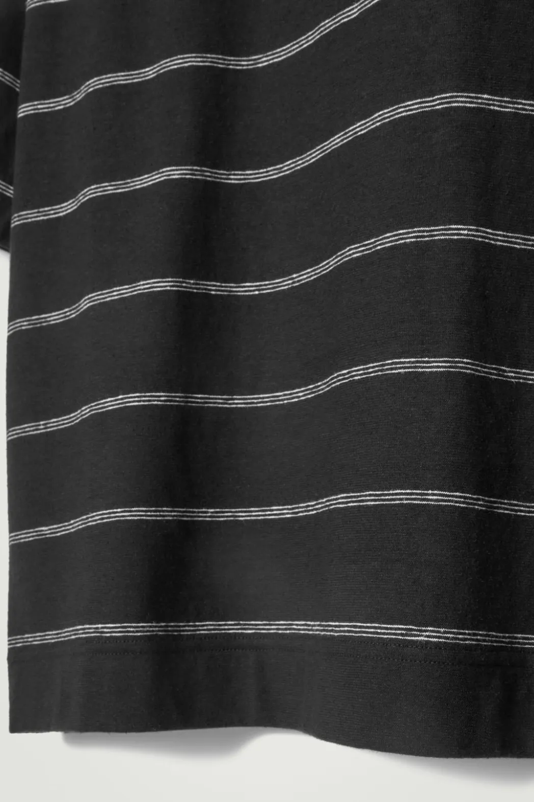 Discount COS RELAXED STRIPED HEMP-JERSEY T-SHIRT BLACK / STRIPED