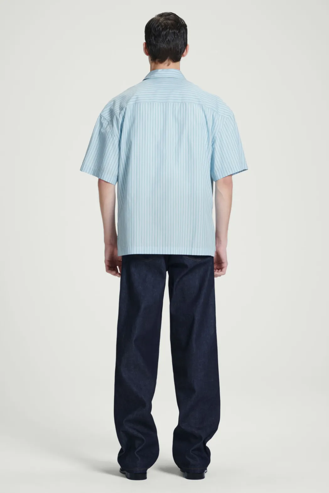 Outlet COS RELAXED STRIPED SHORT-SLEEVED SHIRT BLUE / STRIPED