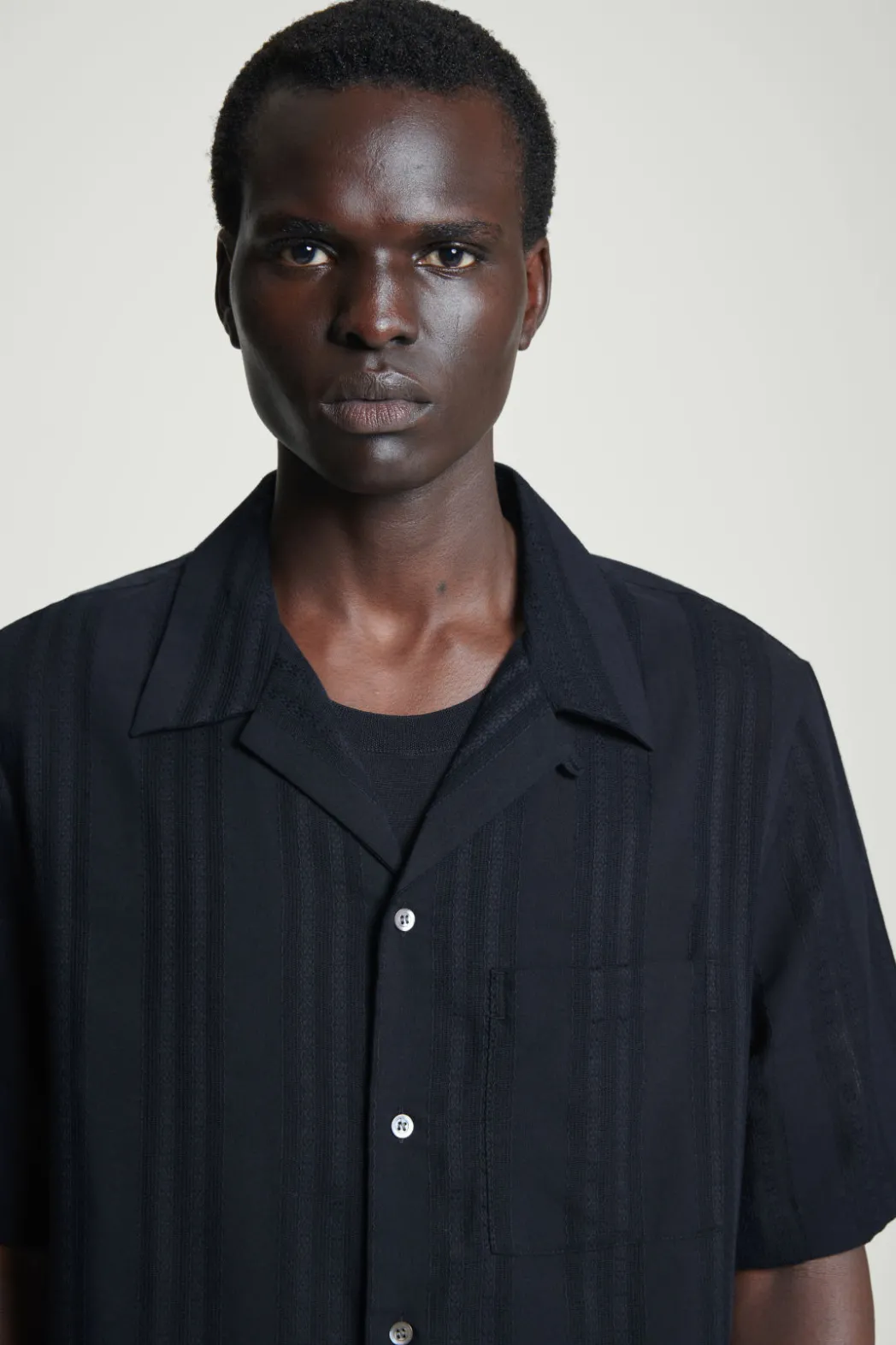 Hot COS RELAXED STRIPE-JACQUARD COTTON SHORT-SLEEVED SHIRT NAVY BLUE