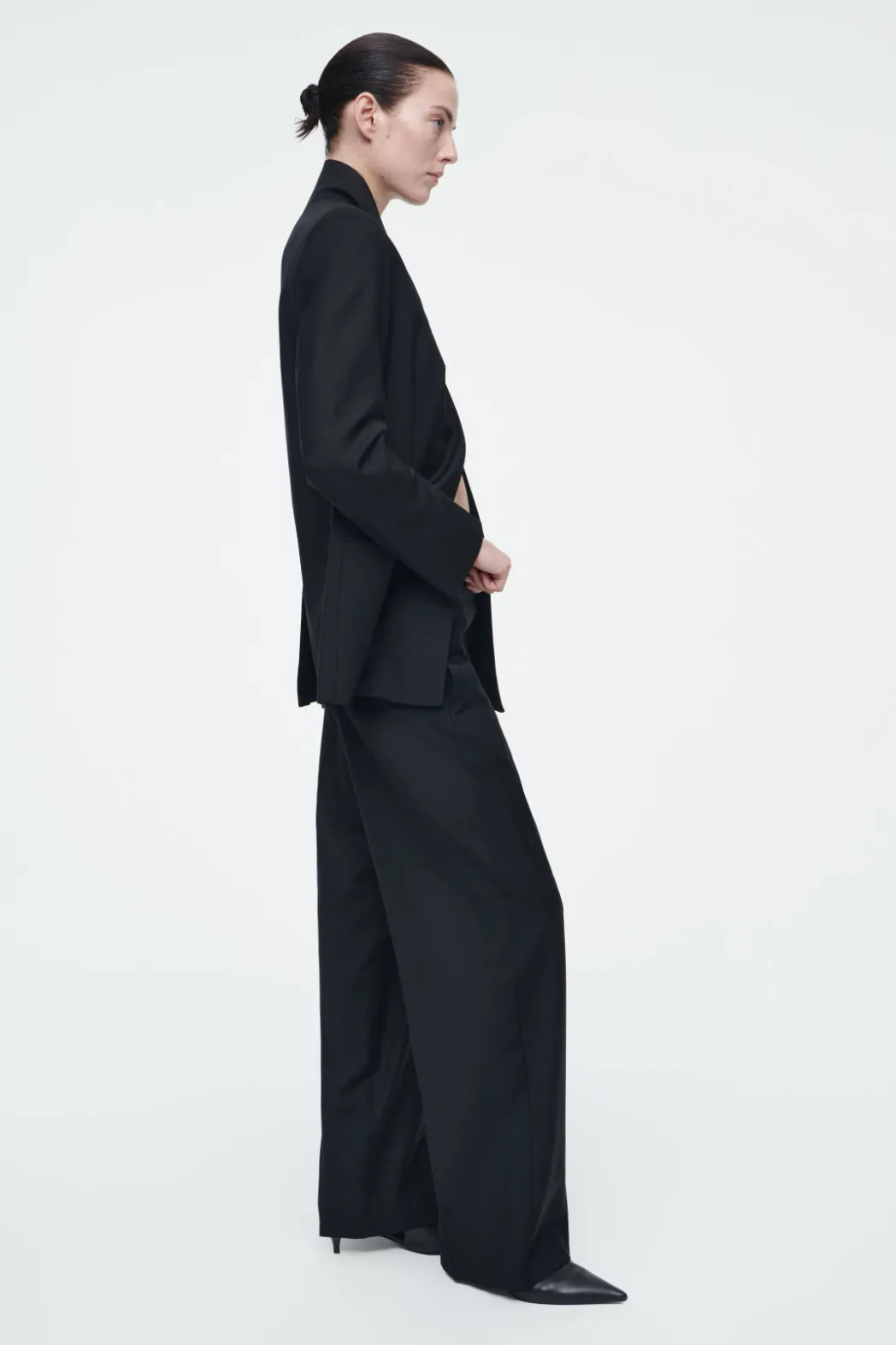 Discount COS RELAXED WOOL BARREL-LEG PANTS BLACK