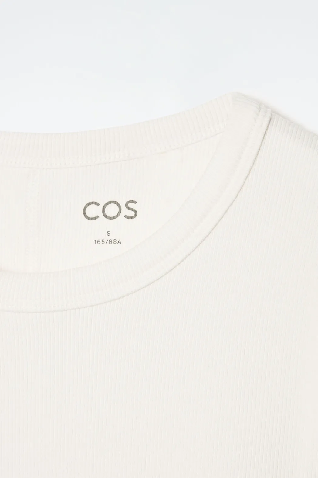 COS RIBBED JERSEY LONG-SLEEVED TOP WHITE