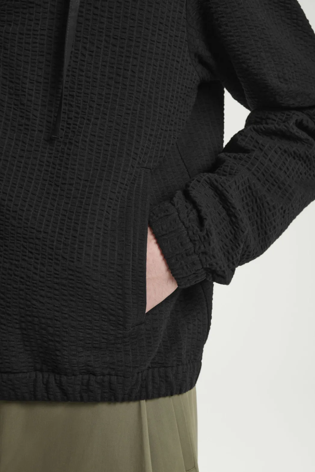 Outlet COS RIBBED JERSEY ZIP-UP HOODIE BLACK