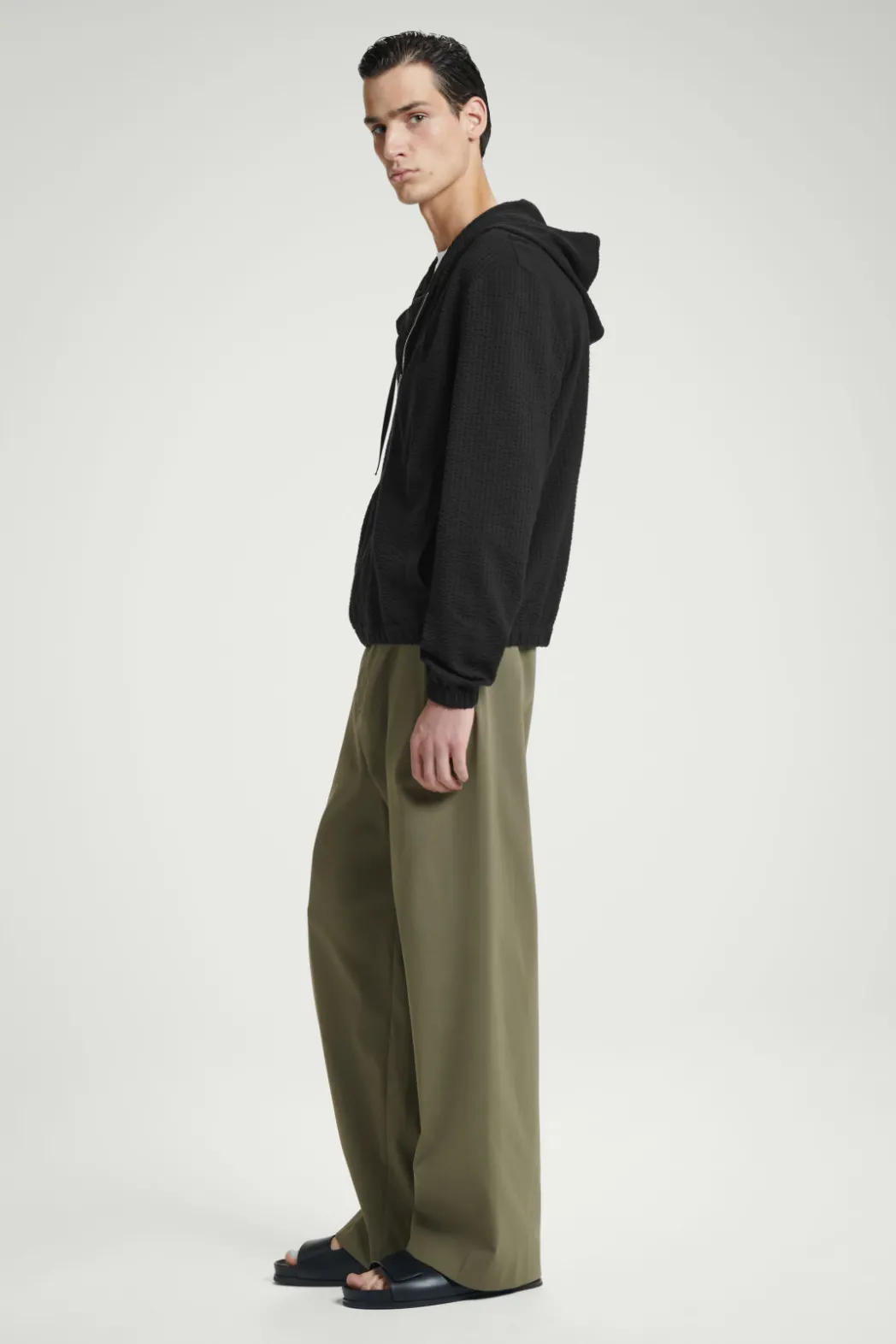 Outlet COS RIBBED JERSEY ZIP-UP HOODIE BLACK