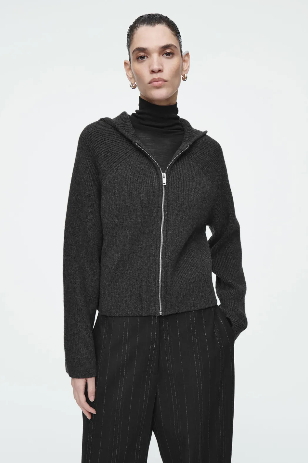 Outlet COS RIBBED MERINO WOOL HOODED JACKET CHARCOAL