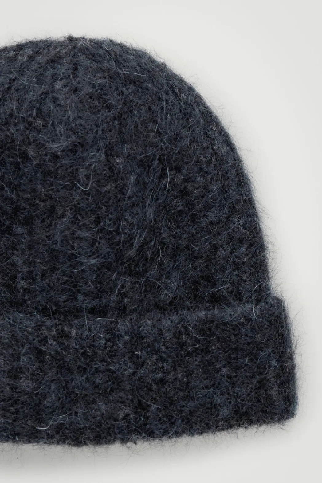 Sale COS RIBBED MOHAIR-BLEND BEANIE BLACK