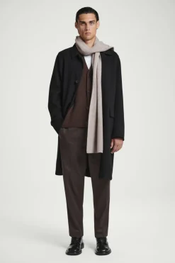 Discount COS RIBBED WOOL AND CASHMERE SCARF BEIGE