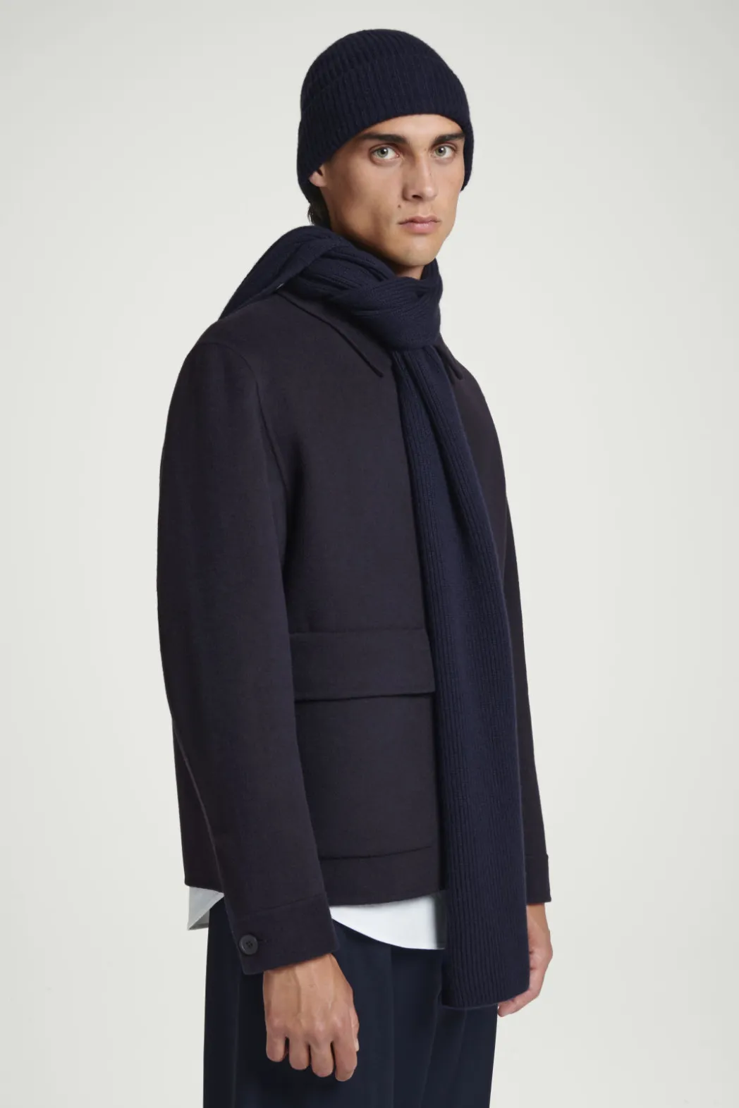 Clearance COS RIBBED WOOL AND CASHMERE SCARF NAVY