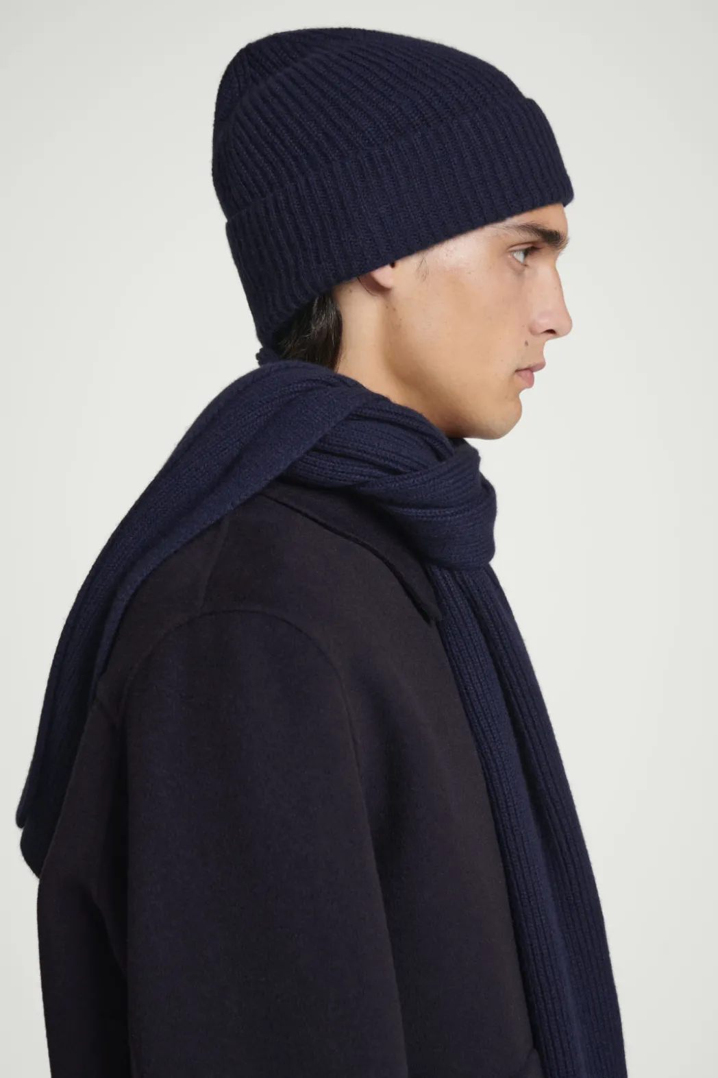 Online COS RIBBED WOOL AND CASHMERE BEANIE NAVY