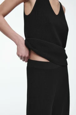 Sale COS RIBBED-KNIT BERMUDA SHORTS BLACK