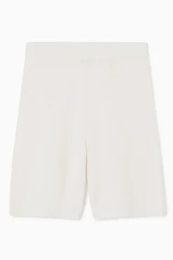 Outlet COS RIBBED-KNIT BERMUDA SHORTS WHITE