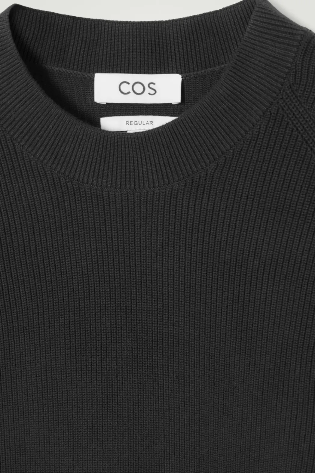 Hot COS RIBBED-KNIT SWEATER BLACK