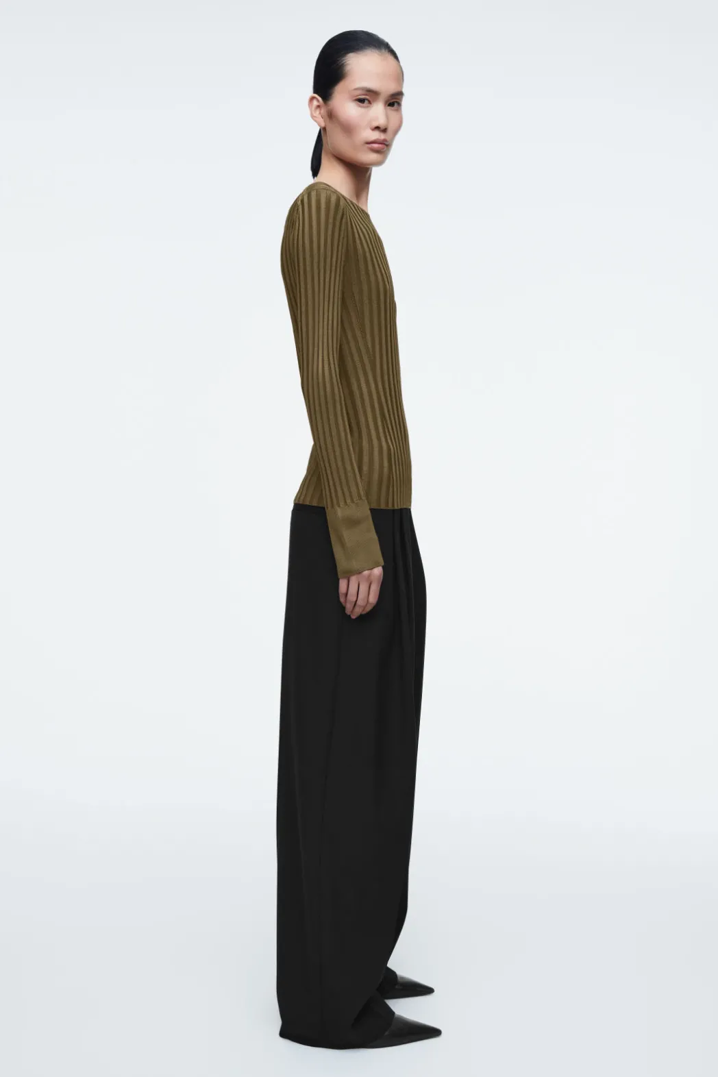 COS RIB-KNIT LONG-SLEEVED TOP BROWN