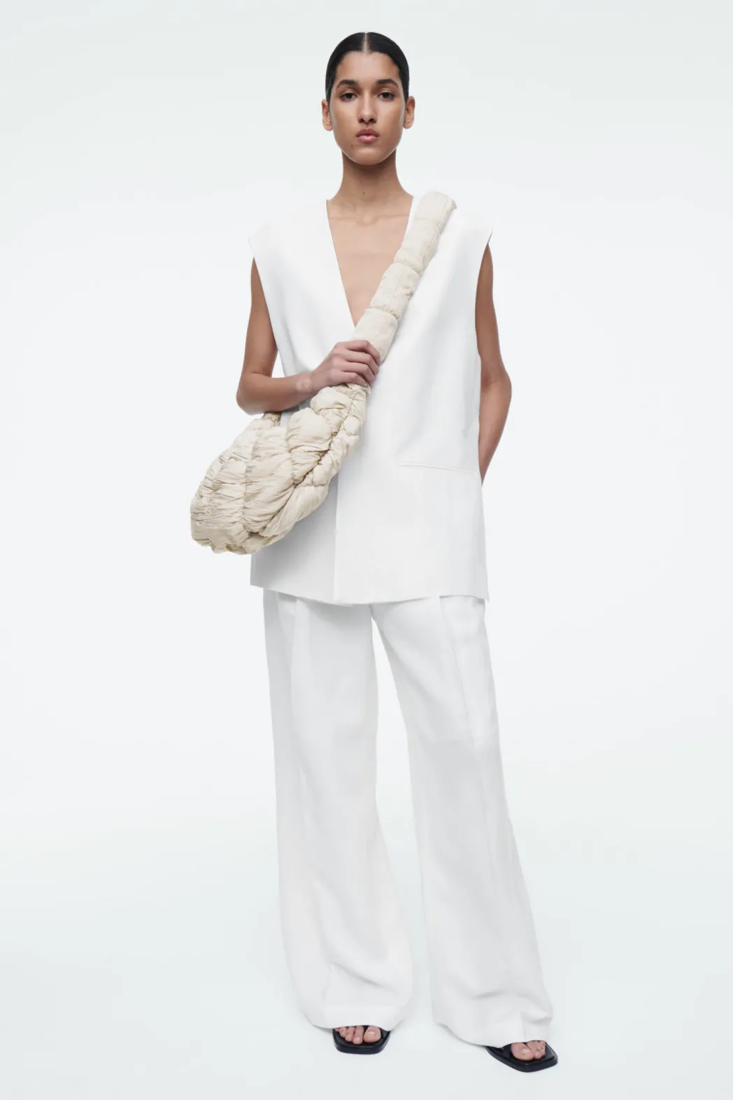 Online COS RIPPLE CROSSBODY - NYLON OFF WHITE