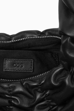 New COS RIPPLE SHOULDER BAG - LEATHER BLACK