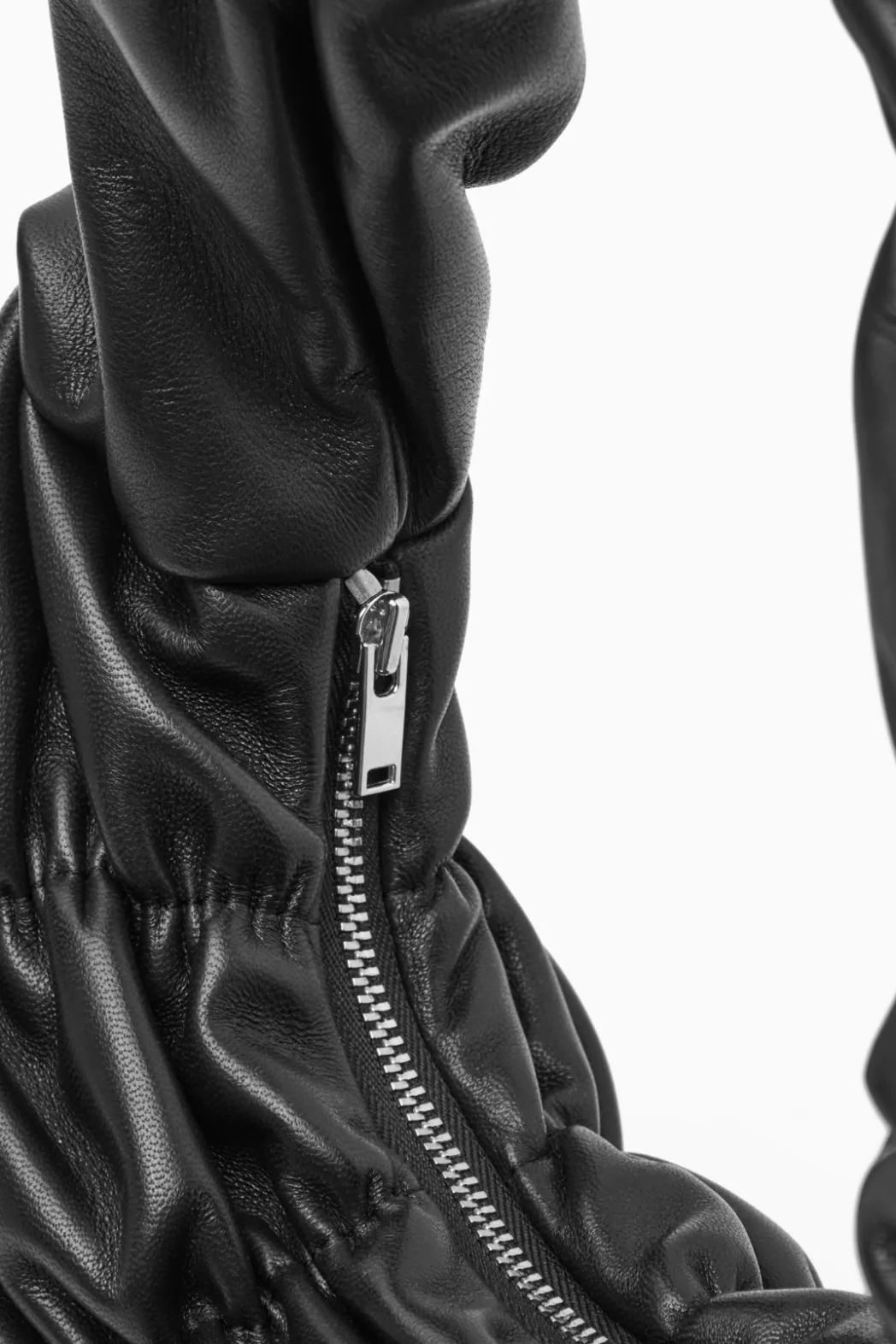 New COS RIPPLE SHOULDER BAG - LEATHER BLACK