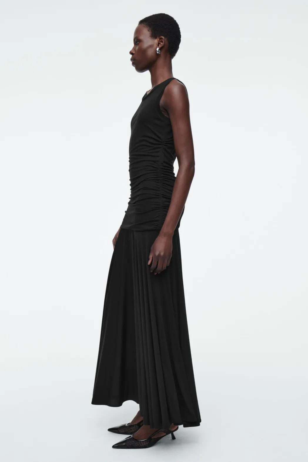 Online COS RUCHED MAXI DRESS BLACK