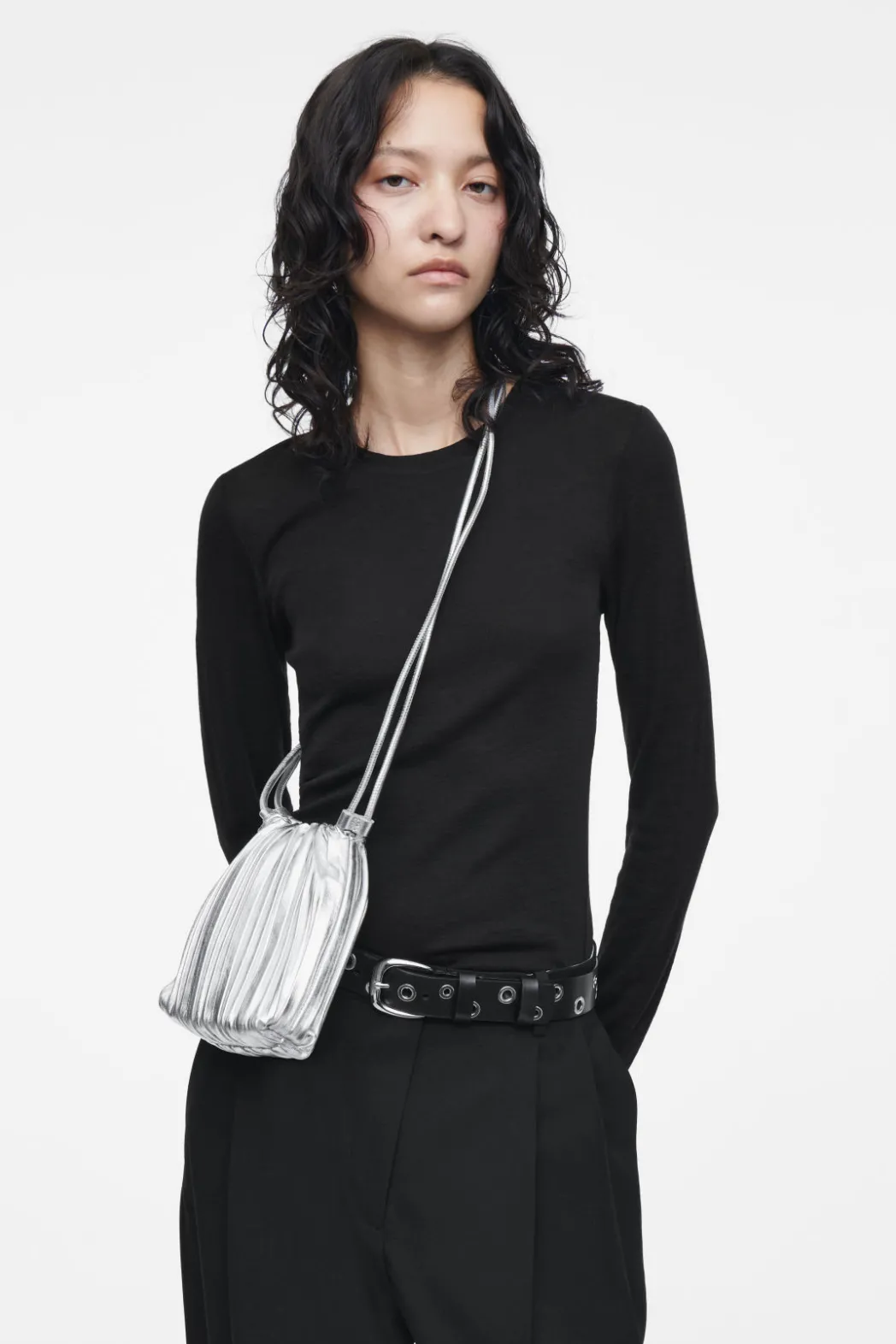 Discount COS SCALLOP CROSSBODY - LEATHER SILVER