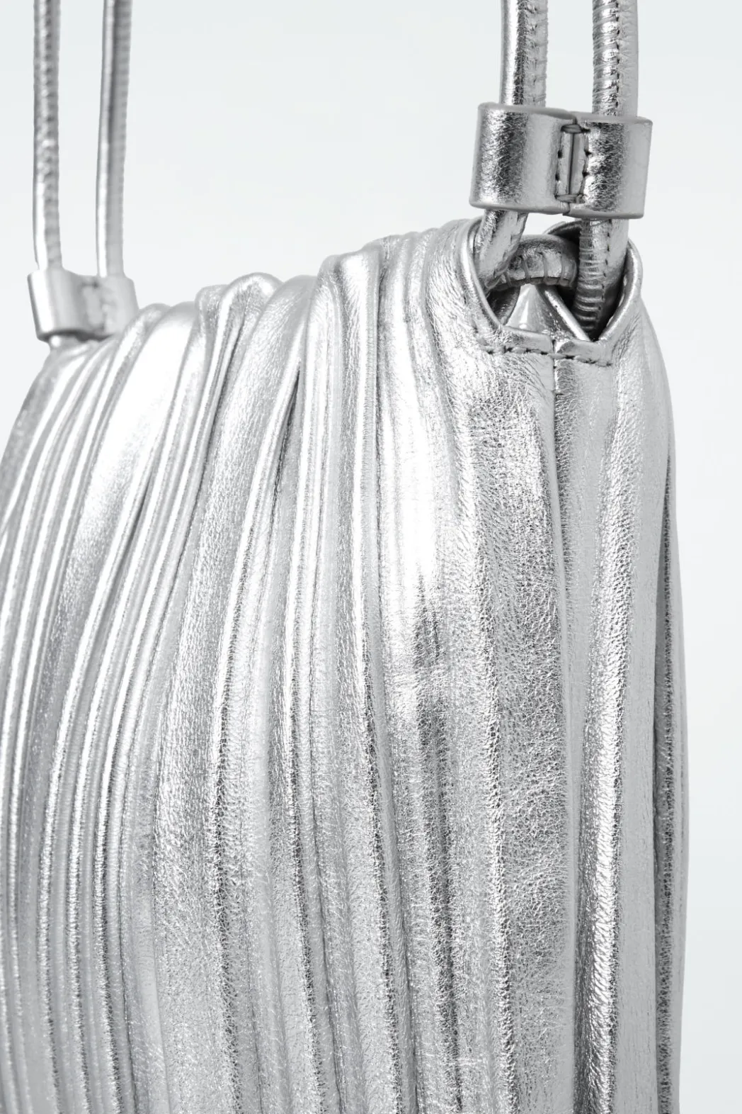 Discount COS SCALLOP CROSSBODY - LEATHER SILVER
