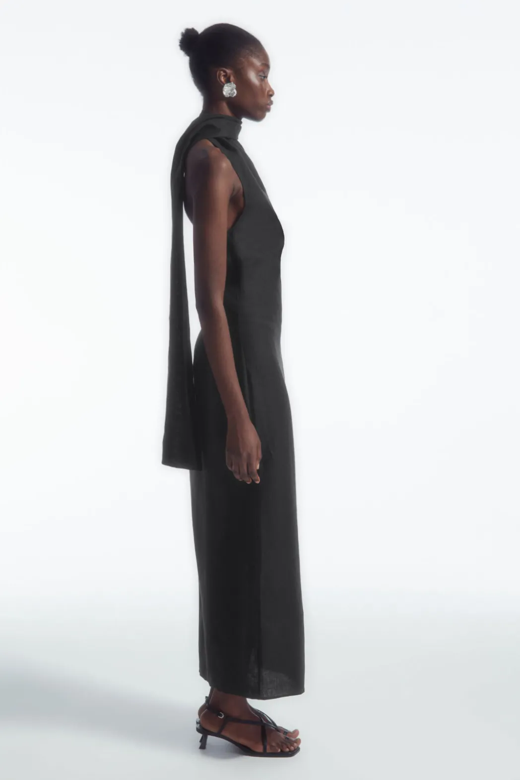 Online COS SCARF-DETAIL LINEN DRESS BLACK