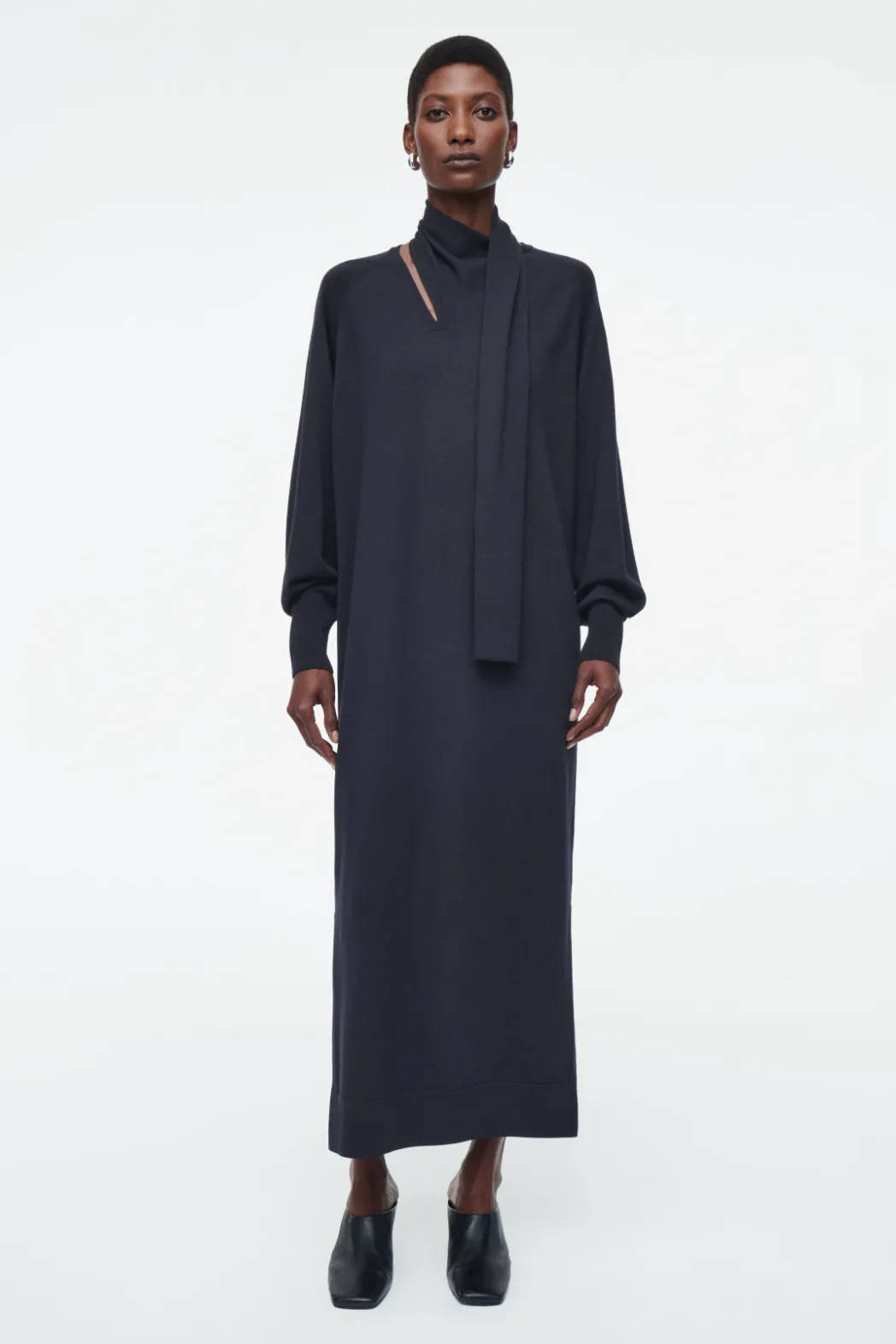 Online COS SCARF-DETAIL WOOL MAXI DRESS NAVY