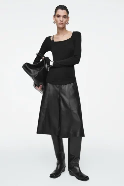 Clearance COS SCOOP-NECK MERINO WOOL LONG-SLEEVED TOP BLACK