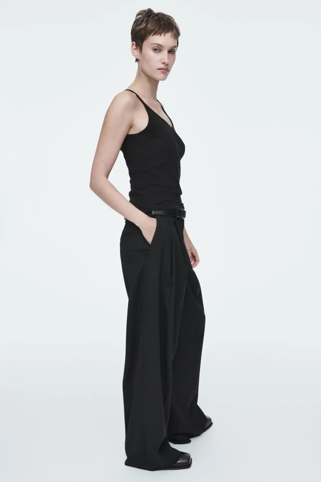COS SCOOP-NECK MERINO WOOL TANK TOP BLACK