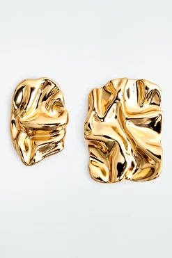 Clearance COS SCRUNCHED MISMATCHED EARRINGS GOLD