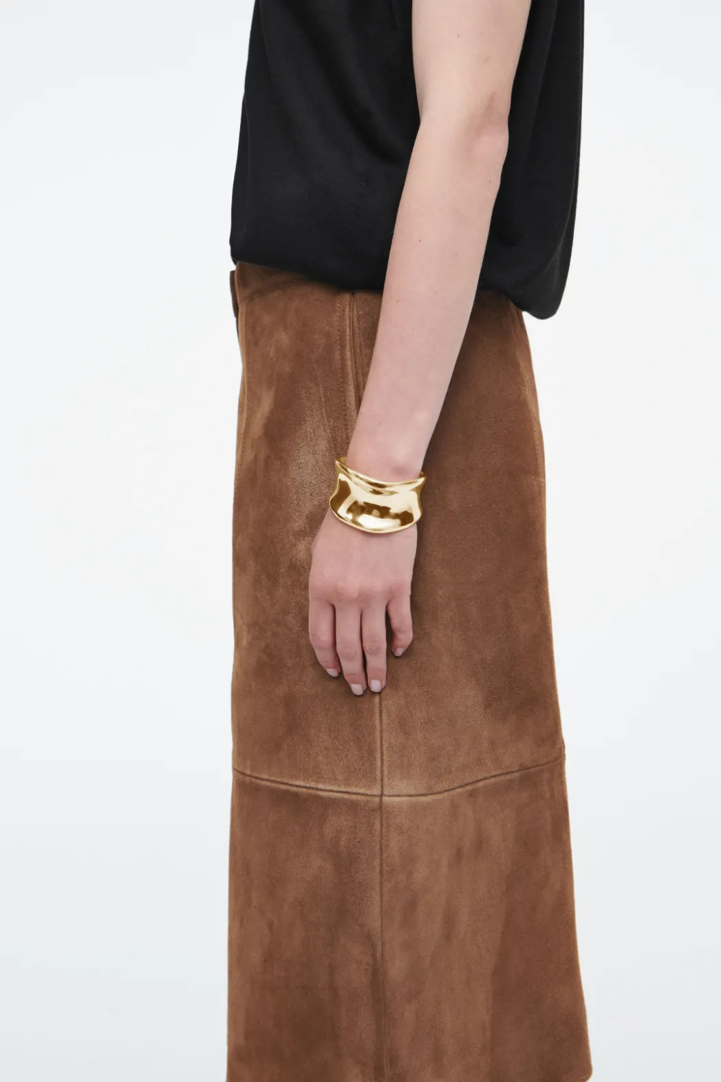 Clearance COS SCULPTED CUFF GOLD