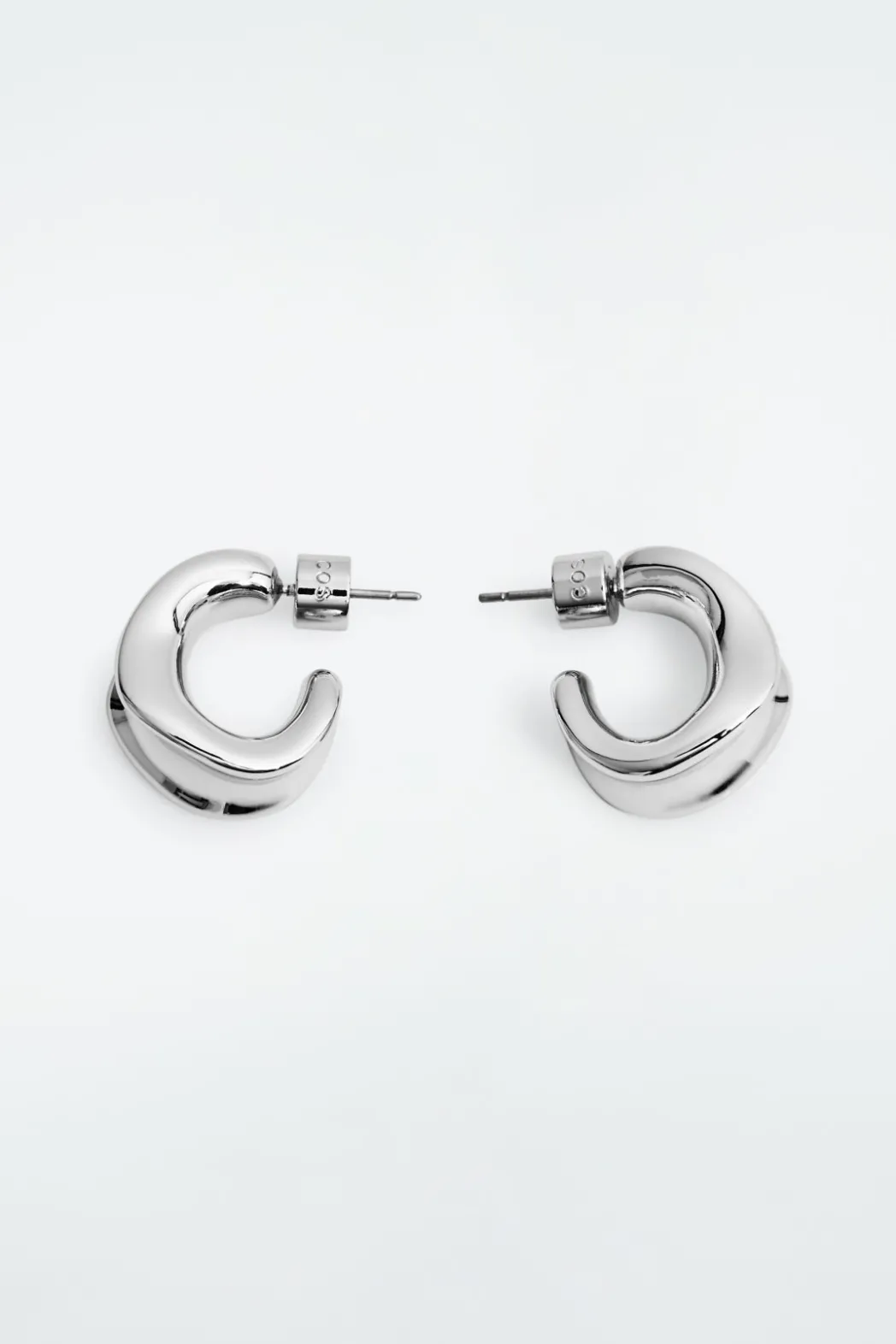 Outlet COS SCULPTED HOOP EARRINGS SILVER