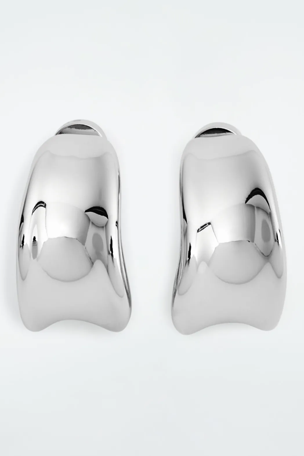 Outlet COS SCULPTED HOOP EARRINGS SILVER