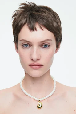 COS SEASHELL-SHAPED PENDANT GOLD