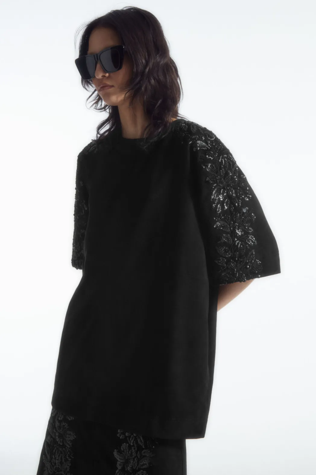 Clearance COS SEQUINED SUEDE T-SHIRT BLACK