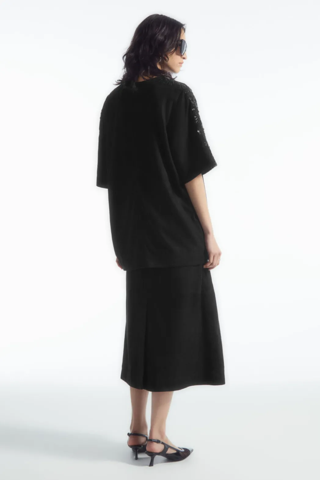 Clearance COS SEQUINED SUEDE T-SHIRT BLACK