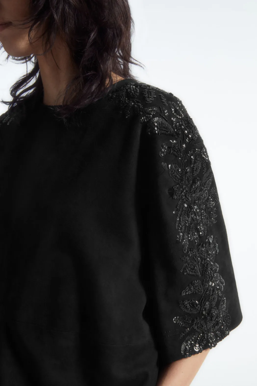 Clearance COS SEQUINED SUEDE T-SHIRT BLACK