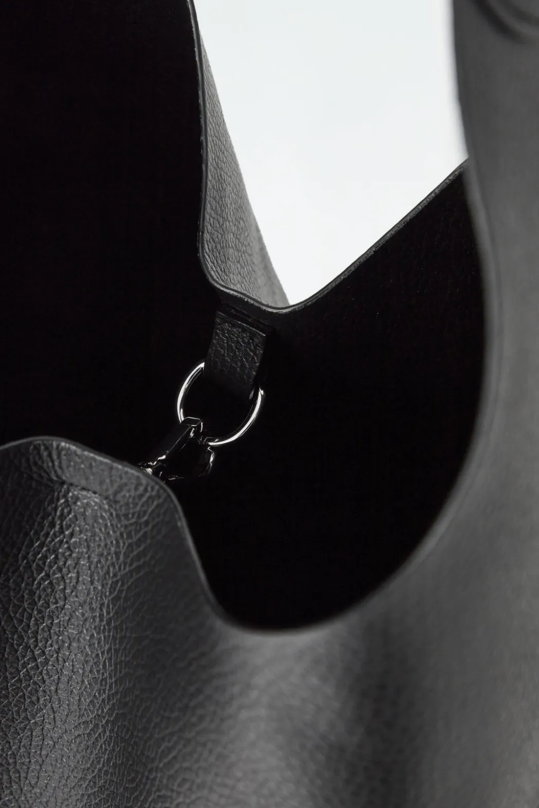 Best COS SERIF TOTE - LEATHER BLACK