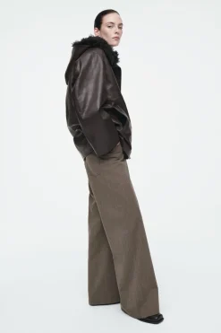 Online COS SHEARLING-LINED NAPPA HOODED JACKET DARK BROWN